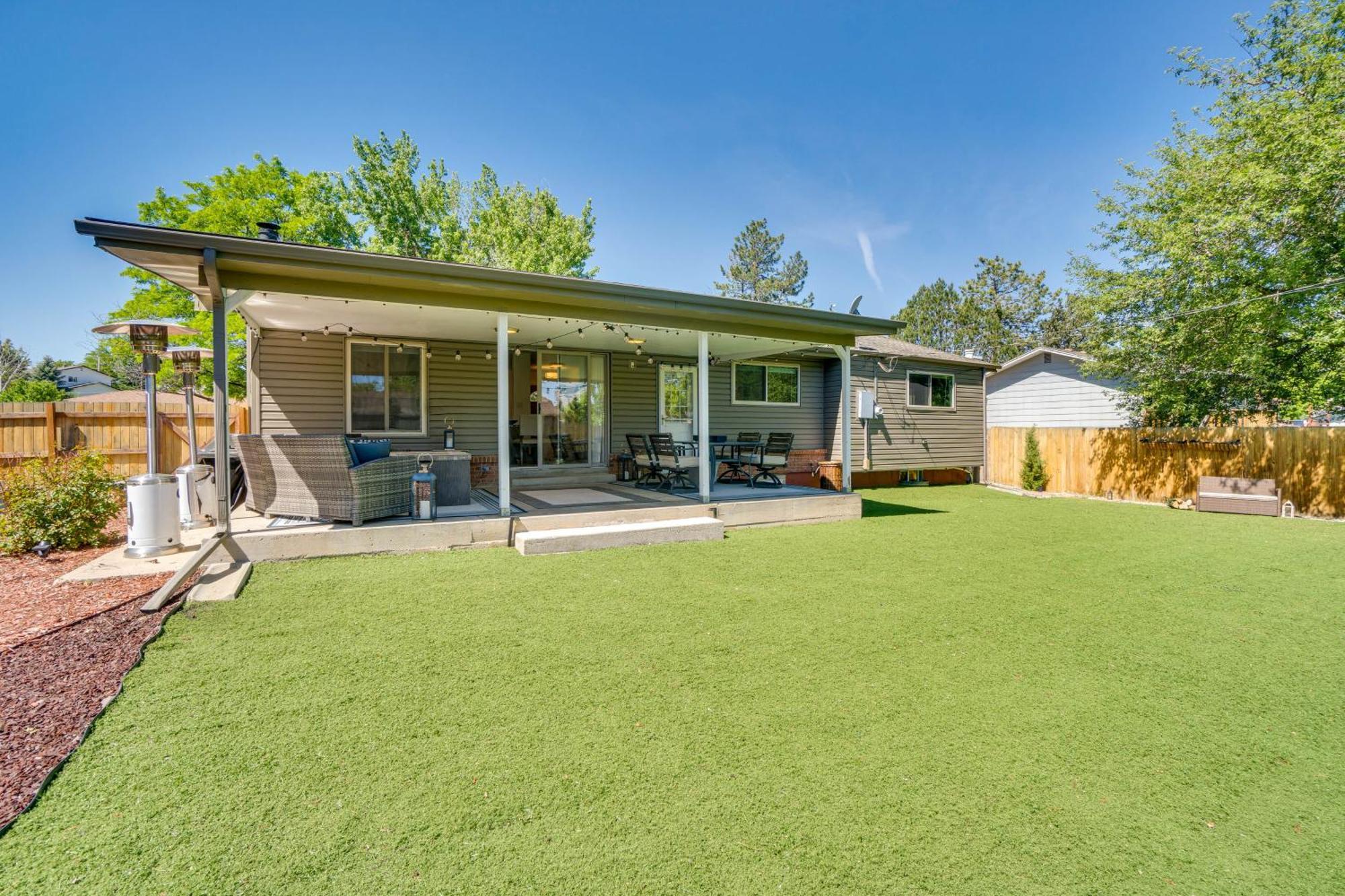 Centennial Home With Covered Patio And Fire Pit! Buitenkant foto